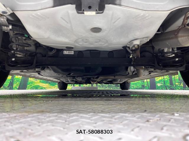 Toyota PORTE 2013-06 8874102-18