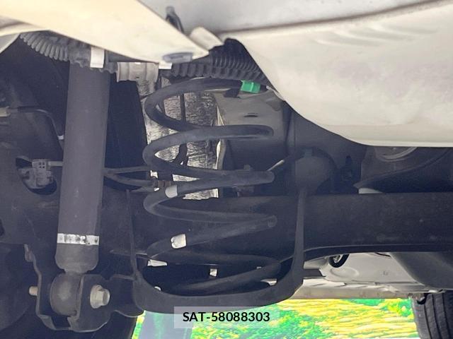 Toyota PORTE 2013-06 8874102-19