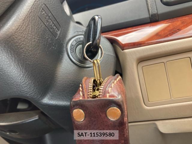 Toyota PREMIO 2002-01 8873423-16