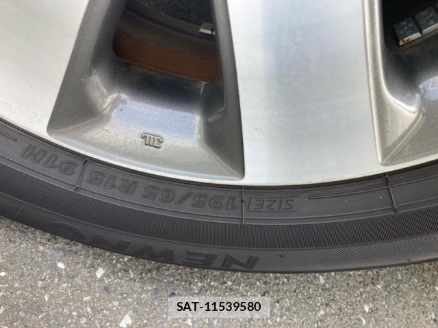 Toyota PREMIO 2002-01 8873423-7