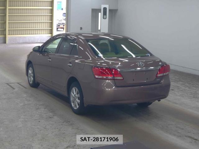Toyota PREMIO 2017-09 8875264-1