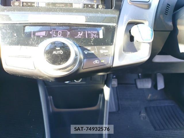 Toyota PRIUS ALPHA 2017-08 8872942-11