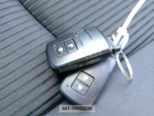 Toyota PRIUS ALPHA 2017-08 8872942-14