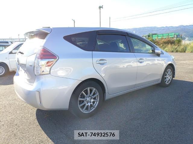 Toyota PRIUS ALPHA 2017-08 8872942-4