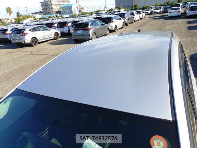 Toyota PRIUS ALPHA 2017-08 8872942-6