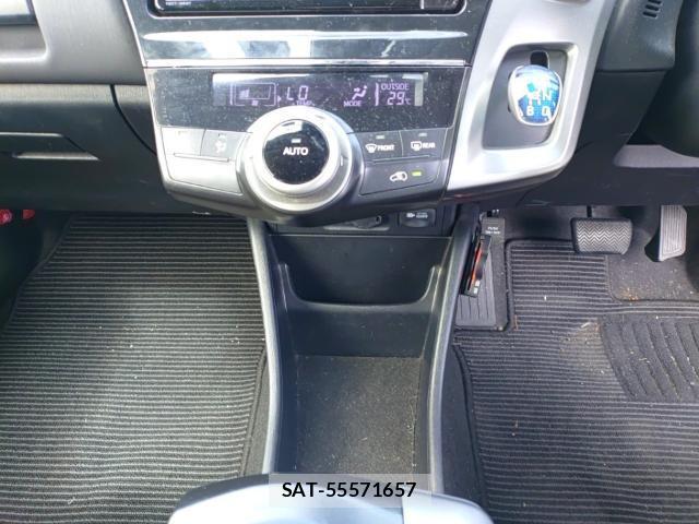 Toyota PRIUS ALPHA 2019-09 8872949-11