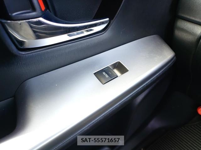 Toyota PRIUS ALPHA 2019-09 8872949-12