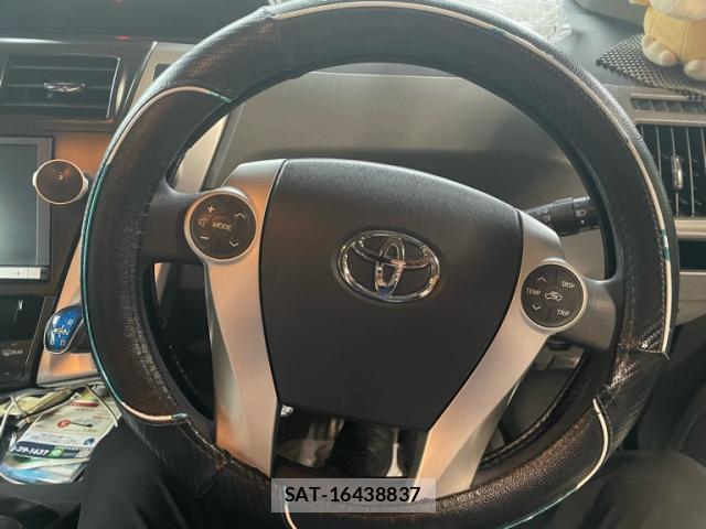 Toyota PRIUS ALPHA 2013-02 8873467-16