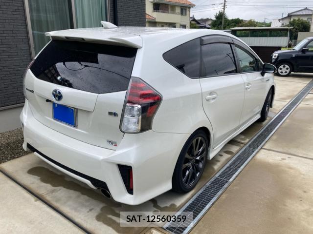 Toyota PRIUS ALPHA 2015-11 8873646-13