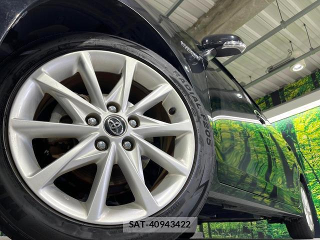 Toyota PRIUS ALPHA 2018-04 8874104-12