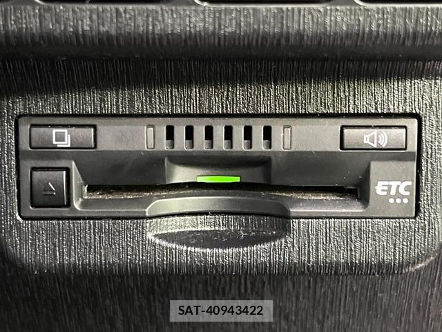 Toyota PRIUS ALPHA 2018-04 8874104-6