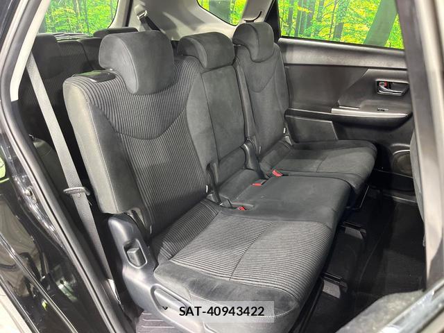 Toyota PRIUS ALPHA 2018-04 8874104-8