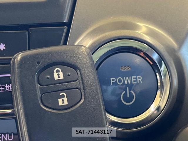 Toyota PRIUS ALPHA 2013-09 8874281-6