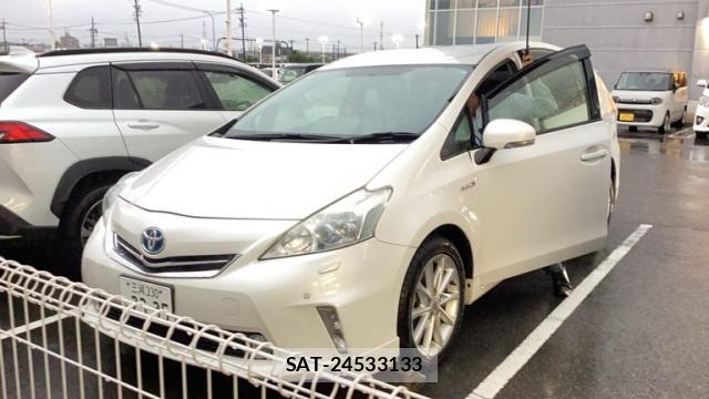 Toyota PRIUS ALPHA 2013-03 8874357-0