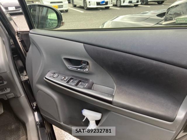 Toyota PRIUS ALPHA 2013-09 8874856-10