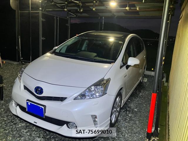 Toyota PRIUS ALPHA 2014-02 8874966-1