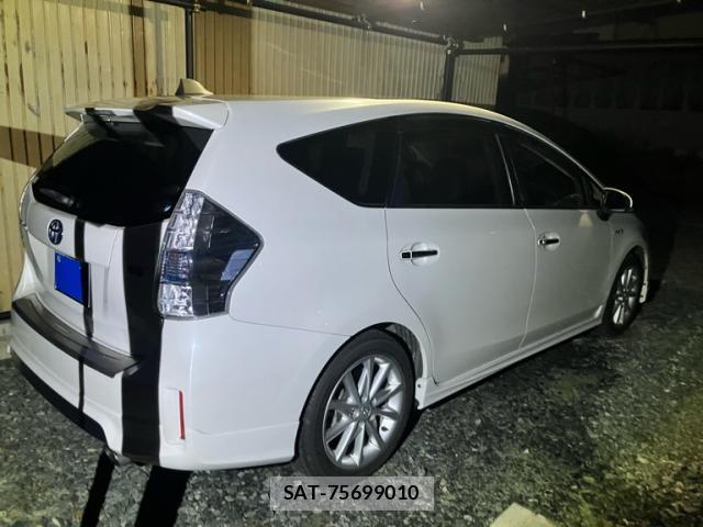 Toyota PRIUS ALPHA 2014-02 8874966-13