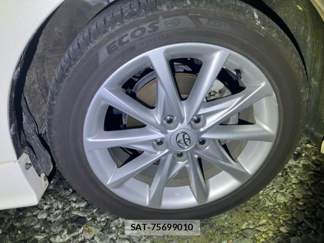 Toyota PRIUS ALPHA 2014-02 8874966-5