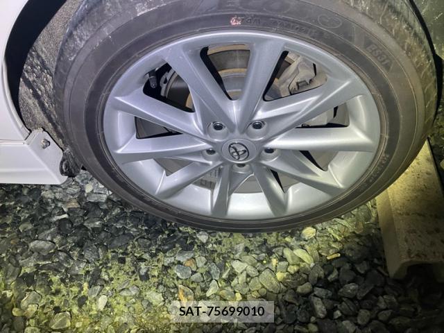 Toyota PRIUS ALPHA 2014-02 8874966-7