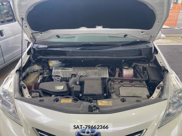 Toyota PRIUS ALPHA 2012-08 8874995-12