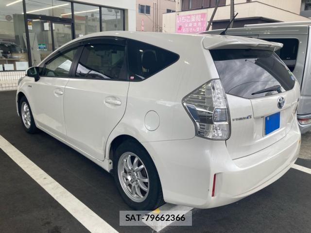 Toyota PRIUS ALPHA 2012-08 8874995-3