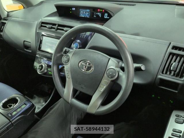 Toyota PRIUS ALPHA 2015-11 8875377-2
