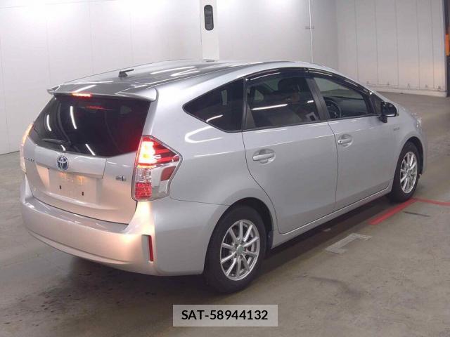 Toyota PRIUS ALPHA 2015-11 8875377-4