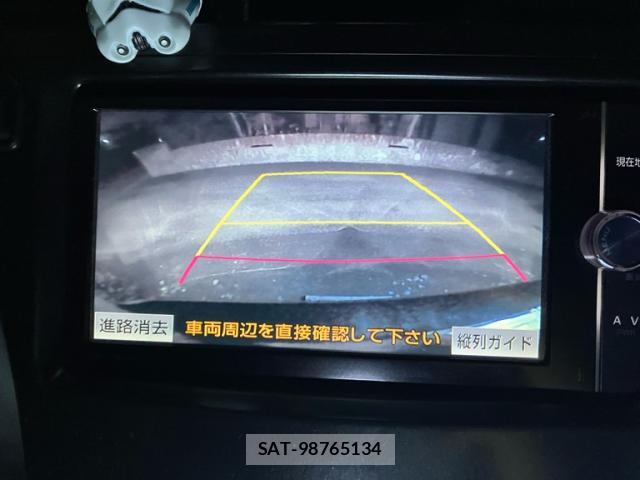 Toyota PRIUS ALPHA 2014-06 8875684-14