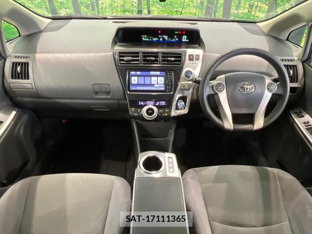 Toyota PRIUS ALPHA 2011-12 8875722-1