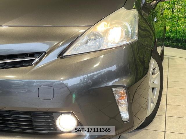 Toyota PRIUS ALPHA 2011-12 8875722-11