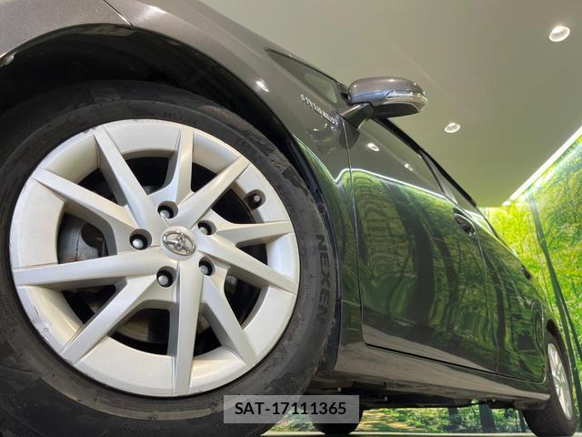 Toyota PRIUS ALPHA 2011-12 8875722-12
