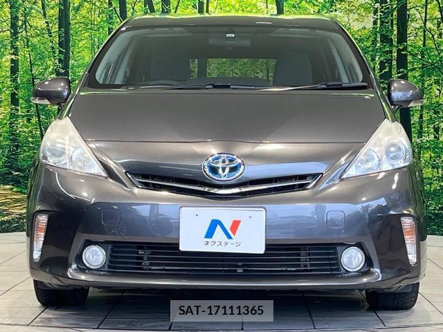 Toyota PRIUS ALPHA 2011-12 8875722-13