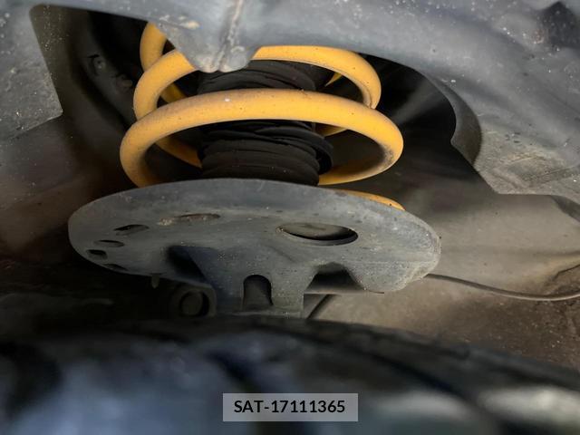 Toyota PRIUS ALPHA 2011-12 8875722-19
