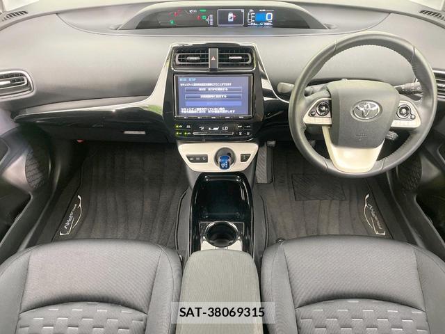 Toyota PRIUS PHV 2017-12 8873593-1
