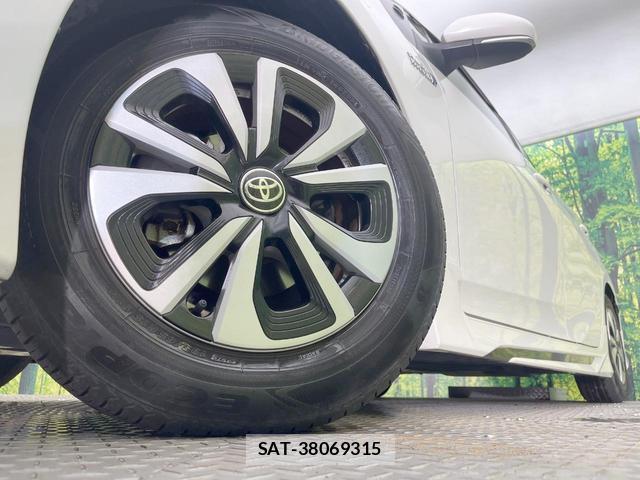 Toyota PRIUS PHV 2017-12 8873593-12
