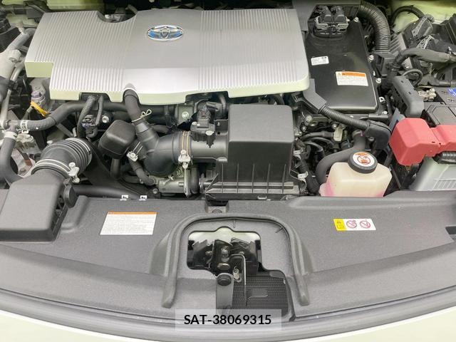Toyota PRIUS PHV 2017-12 8873593-17