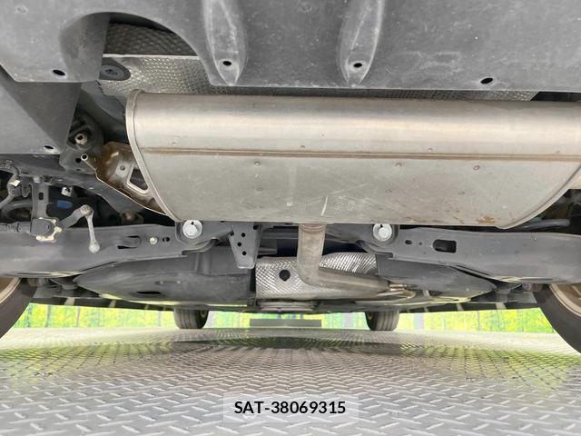 Toyota PRIUS PHV 2017-12 8873593-18