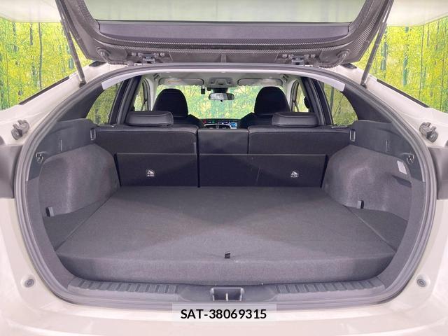 Toyota PRIUS PHV 2017-12 8873593-9