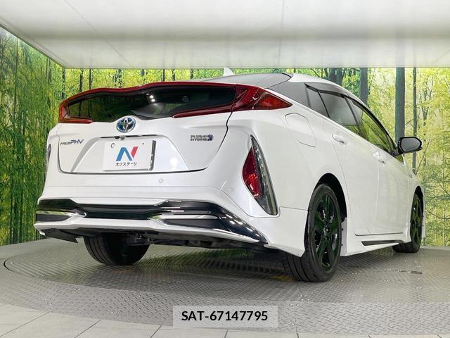 Toyota PRIUS PHV 2022-06 8873596-16