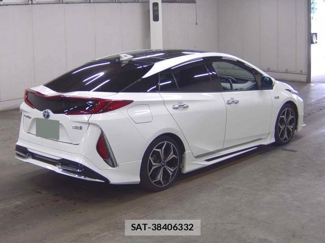 Toyota PRIUS PHV 2017-03 8873753-1
