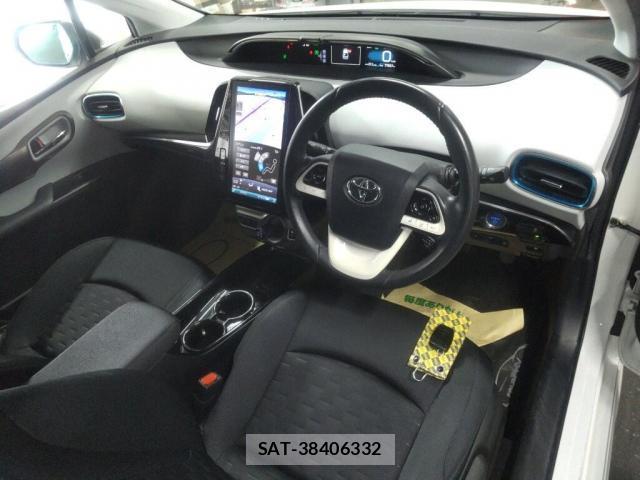Toyota PRIUS PHV 2017-03 8873753-2