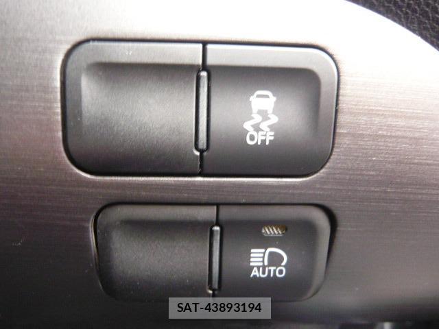 Toyota PRIUS PHV 2018-02 8873847-13