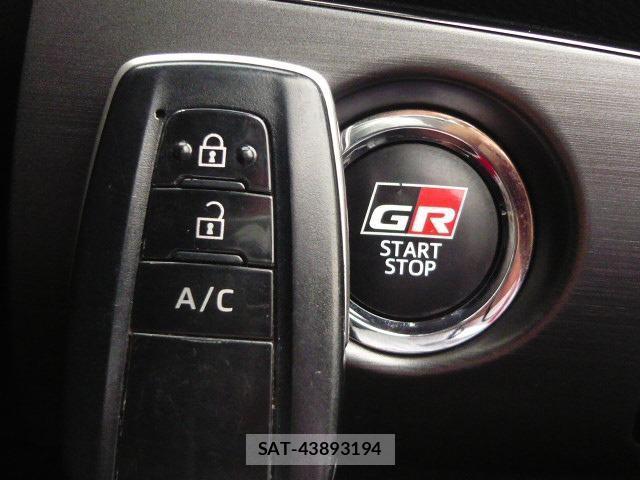 Toyota PRIUS PHV 2018-02 8873847-5