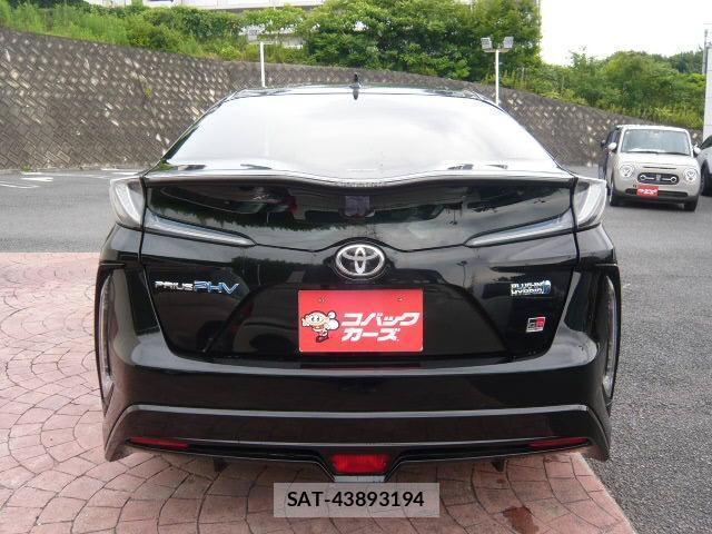 Toyota PRIUS PHV 2018-02 8873847-6