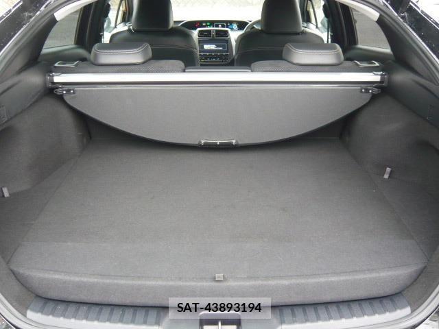 Toyota PRIUS PHV 2018-02 8873847-7