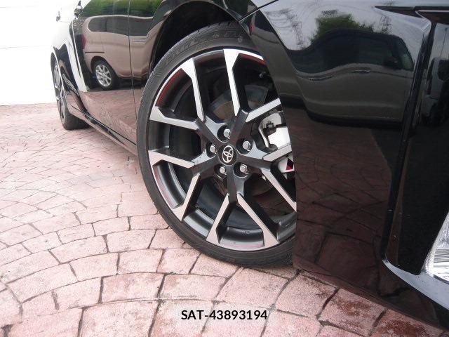 Toyota PRIUS PHV 2018-02 8873847-9