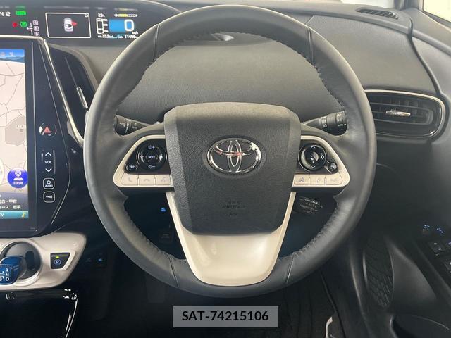 Toyota PRIUS PHV 2017-08 8874193-10