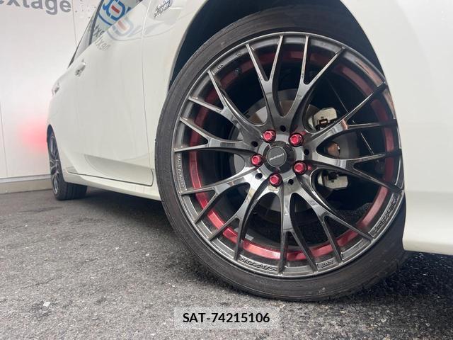 Toyota PRIUS PHV 2017-08 8874193-12