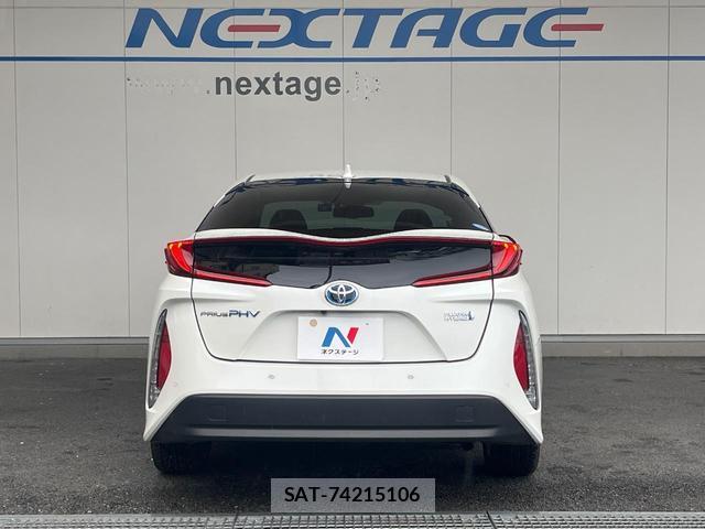 Toyota PRIUS PHV 2017-08 8874193-14