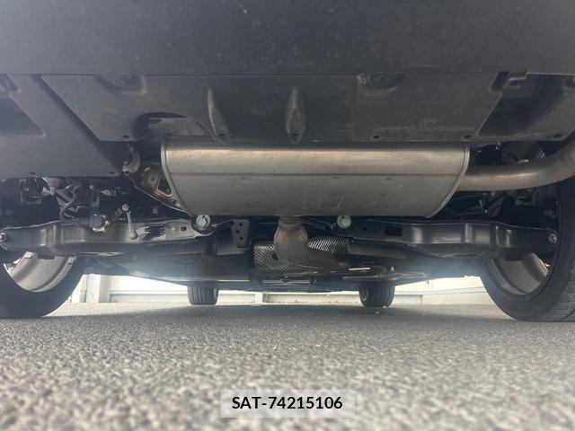 Toyota PRIUS PHV 2017-08 8874193-18